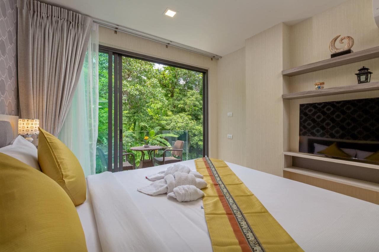 สเปลนดิด ซีวิว รีสอร์ต Hotel หาดกะตะ ภายนอก รูปภาพ